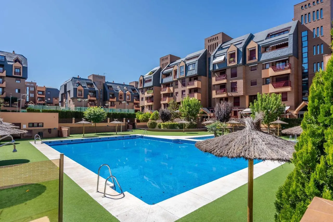 Urbanizacion De Lujo, Piscina, Padel, Garage Hotel Granada